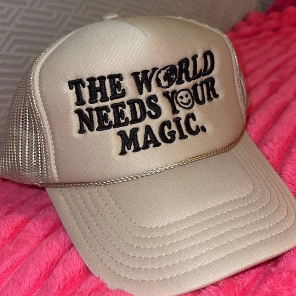 Dressed in lala hat - Picture 2 of 3